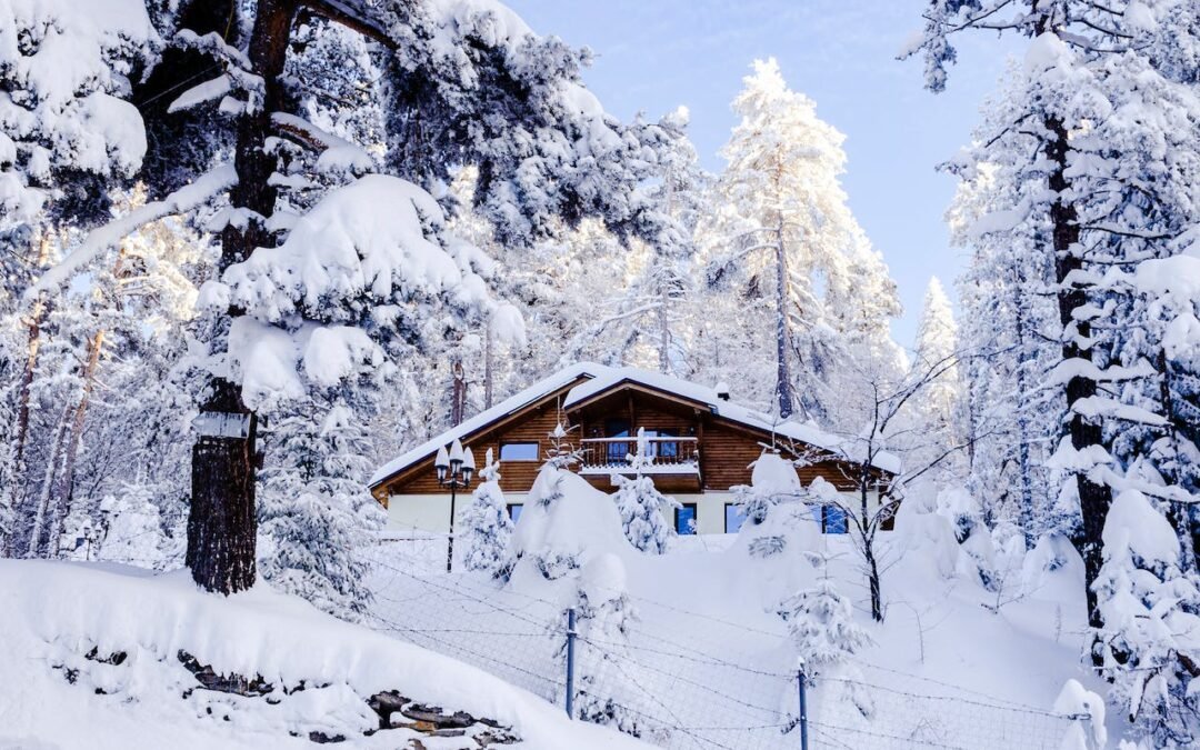 Kashmir’s Winter Wonderland on a Backpacker’s Budget: Snow, Mountains, and Magic